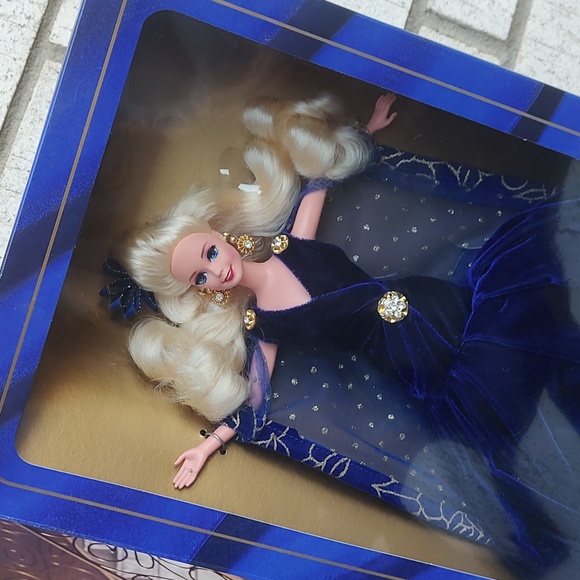 SAPPHIRE DREAM BARBIE/1995 - Picture 3 of 12